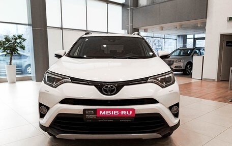 Toyota RAV4, 2016 год, 2 900 000 рублей, 6 фотография