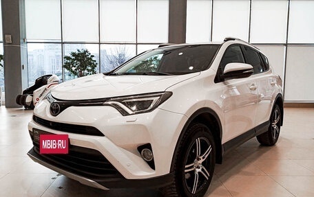 Toyota RAV4, 2016 год, 2 900 000 рублей, 5 фотография