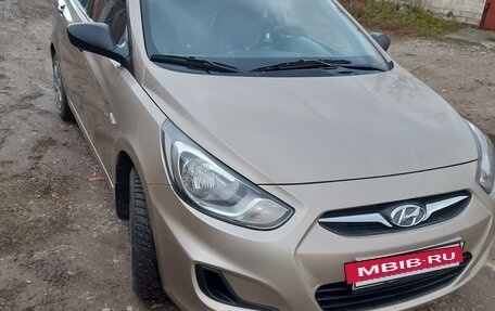 Hyundai Solaris II рестайлинг, 2013 год, 850 000 рублей, 8 фотография