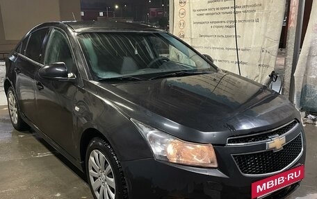 Chevrolet Cruze II, 2010 год, 440 000 рублей, 2 фотография