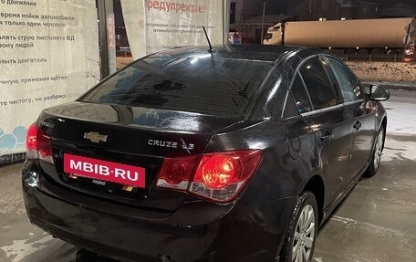 Chevrolet Cruze II, 2010 год, 440 000 рублей, 3 фотография