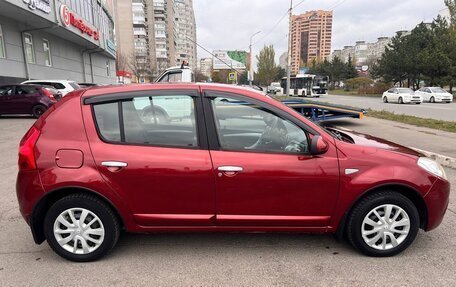 Renault Sandero I, 2010 год, 660 000 рублей, 2 фотография