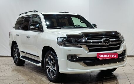 Toyota Land Cruiser 200, 2020 год, 8 230 000 рублей, 3 фотография