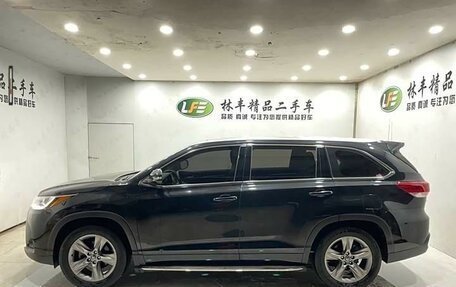 Toyota Highlander III, 2021 год, 4 500 000 рублей, 6 фотография