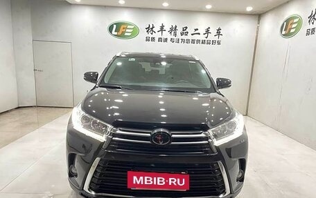 Toyota Highlander III, 2021 год, 4 500 000 рублей, 2 фотография