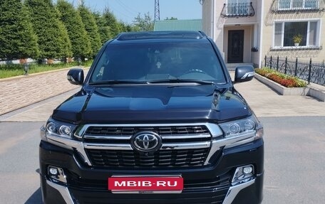 Toyota Land Cruiser 200, 2018 год, 7 700 000 рублей, 11 фотография