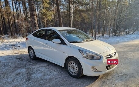 Hyundai Solaris II рестайлинг, 2013 год, 750 000 рублей, 2 фотография