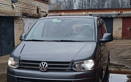 Volkswagen Caravelle T5, 2015 год, 2 650 000 рублей, 1 фотография