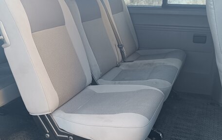 Volkswagen Caravelle T5, 2015 год, 2 650 000 рублей, 8 фотография