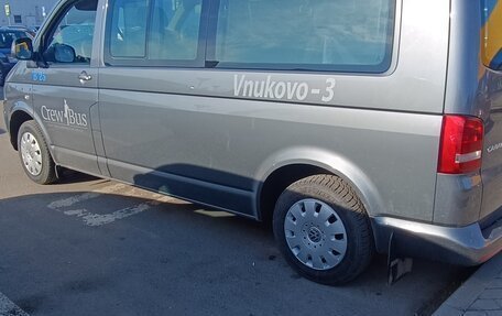 Volkswagen Caravelle T5, 2015 год, 2 650 000 рублей, 17 фотография