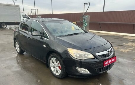 Opel Astra J, 2012 год, 645 000 рублей, 1 фотография