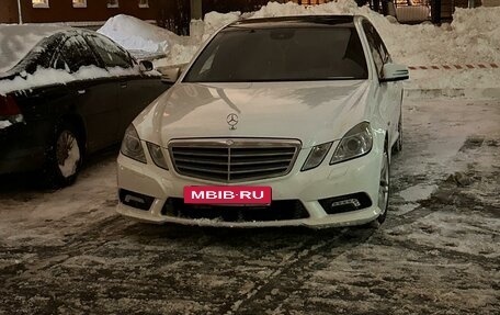 Mercedes-Benz E-Класс, 2010 год, 1 350 000 рублей, 2 фотография