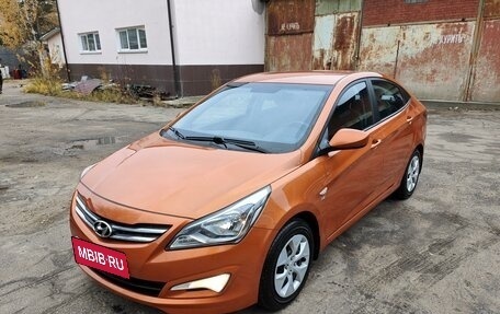 Hyundai Solaris II рестайлинг, 2015 год, 1 355 000 рублей, 1 фотография