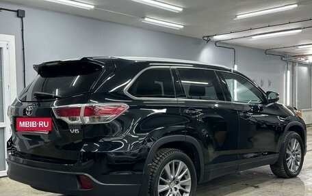 Toyota Highlander III, 2015 год, 3 200 000 рублей, 5 фотография