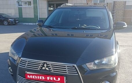 Mitsubishi Outlander III рестайлинг 3, 2012 год, 1 190 000 рублей, 4 фотография