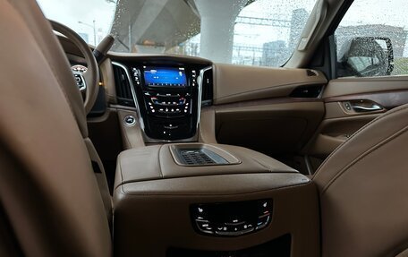 Cadillac Escalade IV, 2015 год, 3 250 000 рублей, 23 фотография