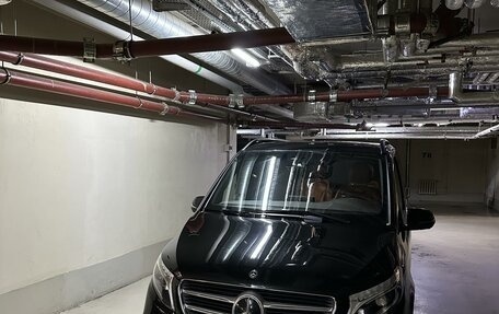 Mercedes-Benz V-Класс, 2018 год, 6 750 000 рублей, 1 фотография