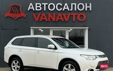 Mitsubishi Outlander III рестайлинг 3, 2014 год, 1 690 000 рублей, 3 фотография