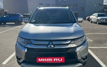 Mitsubishi Outlander III рестайлинг 3, 2012 год, 1 700 000 рублей, 10 фотография