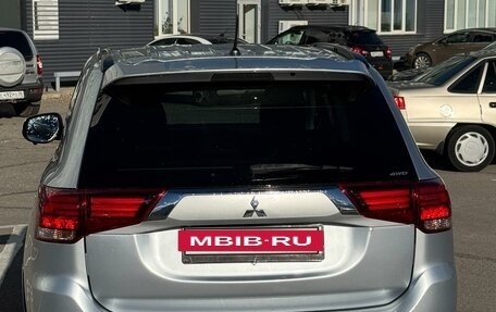 Mitsubishi Outlander III рестайлинг 3, 2012 год, 1 700 000 рублей, 4 фотография