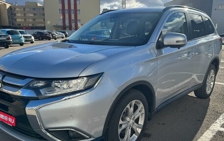 Mitsubishi Outlander III рестайлинг 3, 2012 год, 1 700 000 рублей, 8 фотография