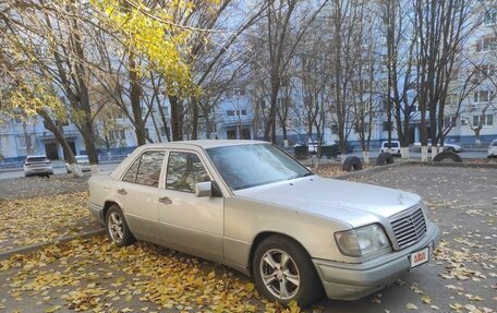 Mercedes-Benz E-Класс, 1994 год, 280 000 рублей, 3 фотография