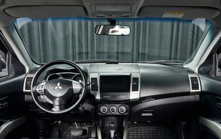 Mitsubishi Outlander III рестайлинг 3, 2008 год, 1 399 000 рублей, 7 фотография