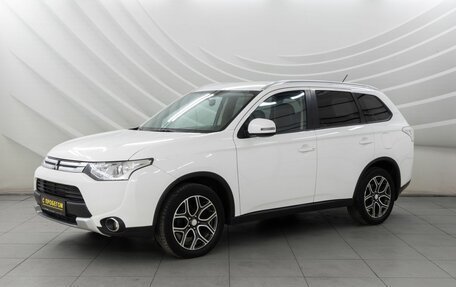 Mitsubishi Outlander III рестайлинг 3, 2014 год, 1 848 000 рублей, 3 фотография