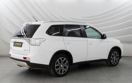 Mitsubishi Outlander III рестайлинг 3, 2014 год, 1 848 000 рублей, 7 фотография