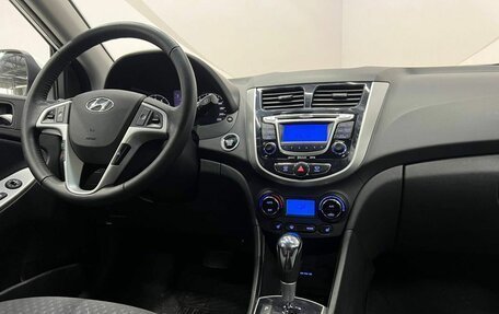 Hyundai Solaris II рестайлинг, 2013 год, 1 298 000 рублей, 17 фотография