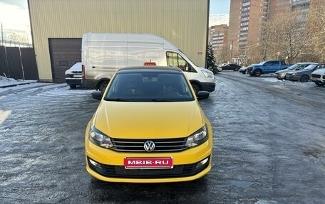 Volkswagen Polo VI (EU Market), 2018 год, 1 075 000 рублей, 1 фотография