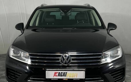 Volkswagen Touareg III, 2016 год, 3 680 000 рублей, 2 фотография