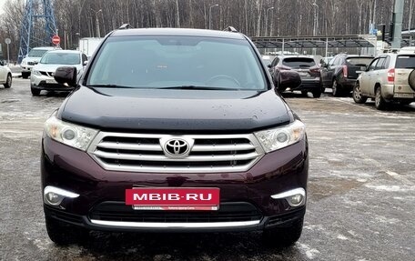 Toyota Highlander III, 2011 год, 2 150 000 рублей, 2 фотография