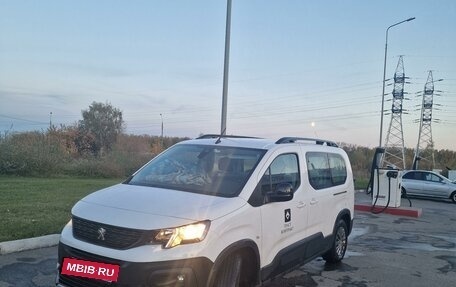 Peugeot Partner, 2023 год, 4 200 000 рублей, 5 фотография