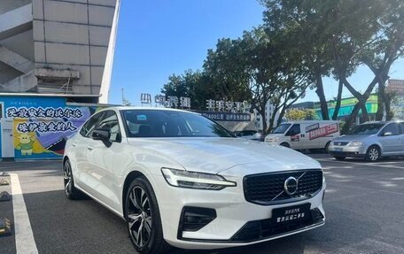 Volvo S90 II рестайлинг, 2023 год, 4 490 000 рублей, 2 фотография