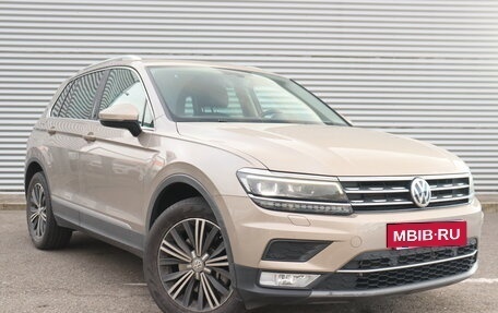 Volkswagen Tiguan II, 2017 год, 2 800 000 рублей, 2 фотография