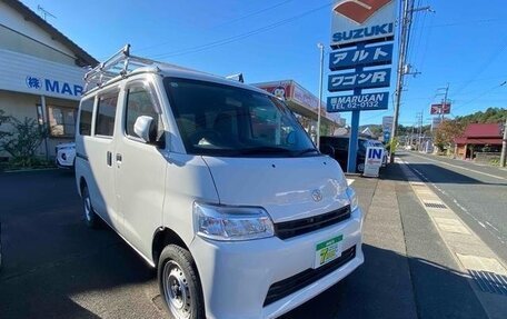 Toyota Town Ace IV, 2021 год, 1 800 000 рублей, 20 фотография