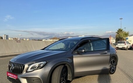 Mercedes-Benz GLA, 2018 год, 3 100 000 рублей, 14 фотография