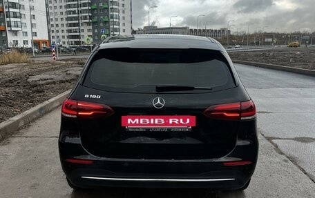 Mercedes-Benz B-Класс, 2019 год, 2 435 000 рублей, 2 фотография