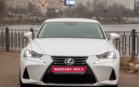 Lexus IS III, 2018 год, 4 200 000 рублей, 8 фотография