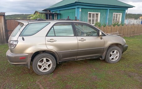 Lexus RX IV рестайлинг, 2001 год, 900 000 рублей, 3 фотография