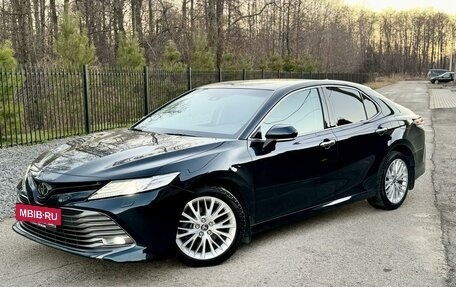 Toyota Camry, 2018 год, 3 120 000 рублей, 2 фотография