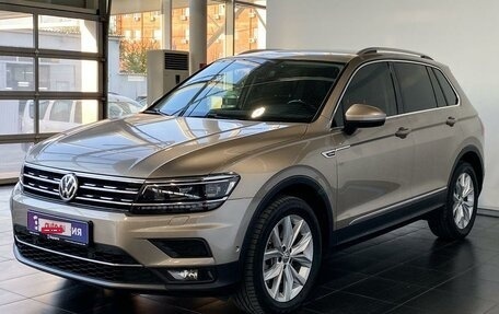 Volkswagen Tiguan II, 2017 год, 2 780 000 рублей, 2 фотография