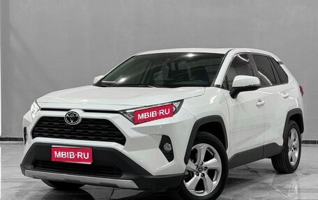 Toyota RAV4, 2021 год, 3 550 000 рублей, 1 фотография