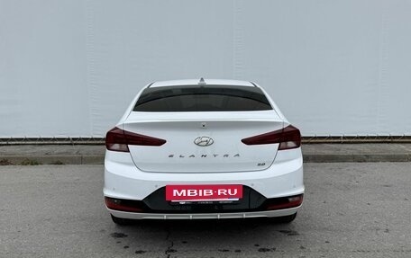 Hyundai Elantra VI рестайлинг, 2019 год, 2 085 000 рублей, 6 фотография