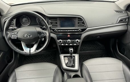 Hyundai Elantra VI рестайлинг, 2019 год, 2 085 000 рублей, 13 фотография