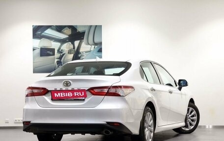 Toyota Camry, 2019 год, 2 100 000 рублей, 5 фотография