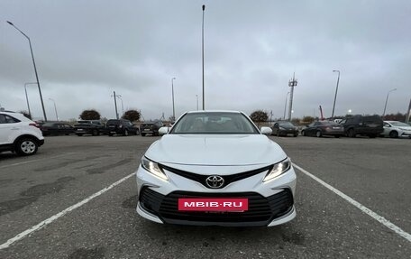 Toyota Camry, 2021 год, 4 300 000 рублей, 2 фотография