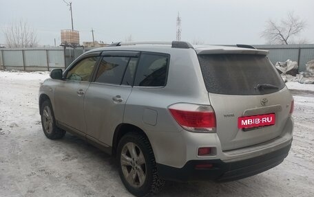 Toyota Highlander III, 2013 год, 2 000 000 рублей, 9 фотография