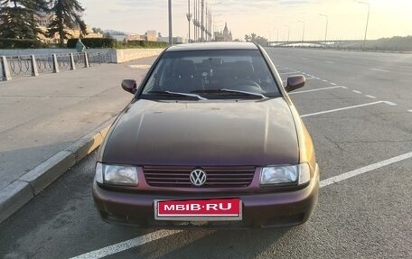 Volkswagen Polo III рестайлинг, 1997 год, 350 000 рублей, 2 фотография